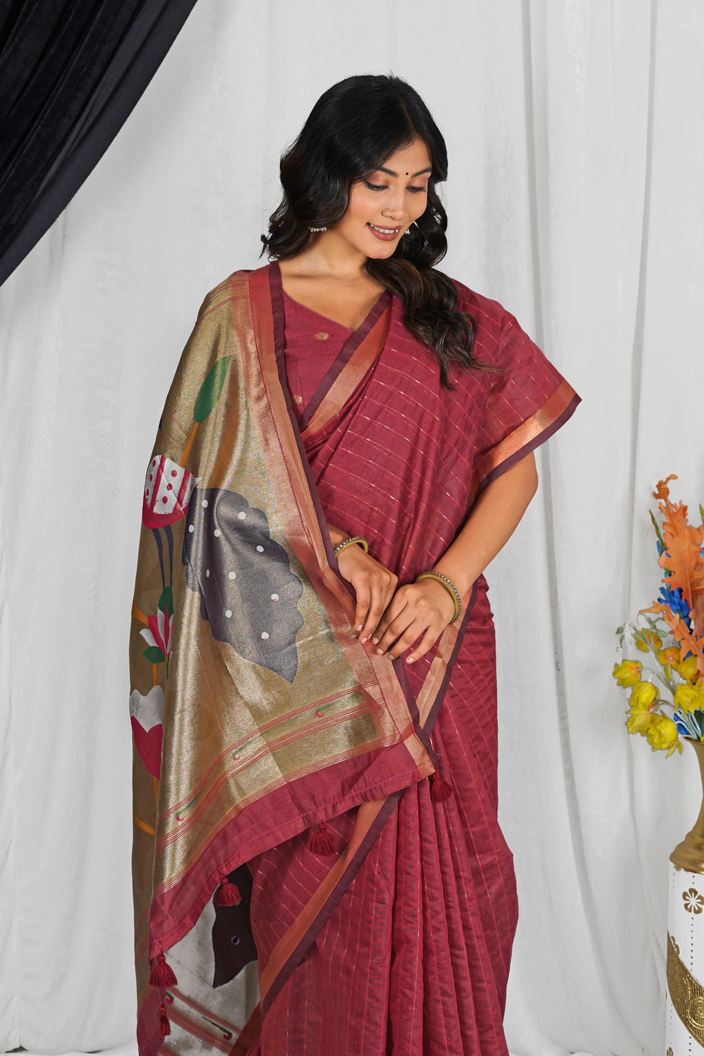 Kahani's Jamdhani Weave Pallu with Zari Wave Butti