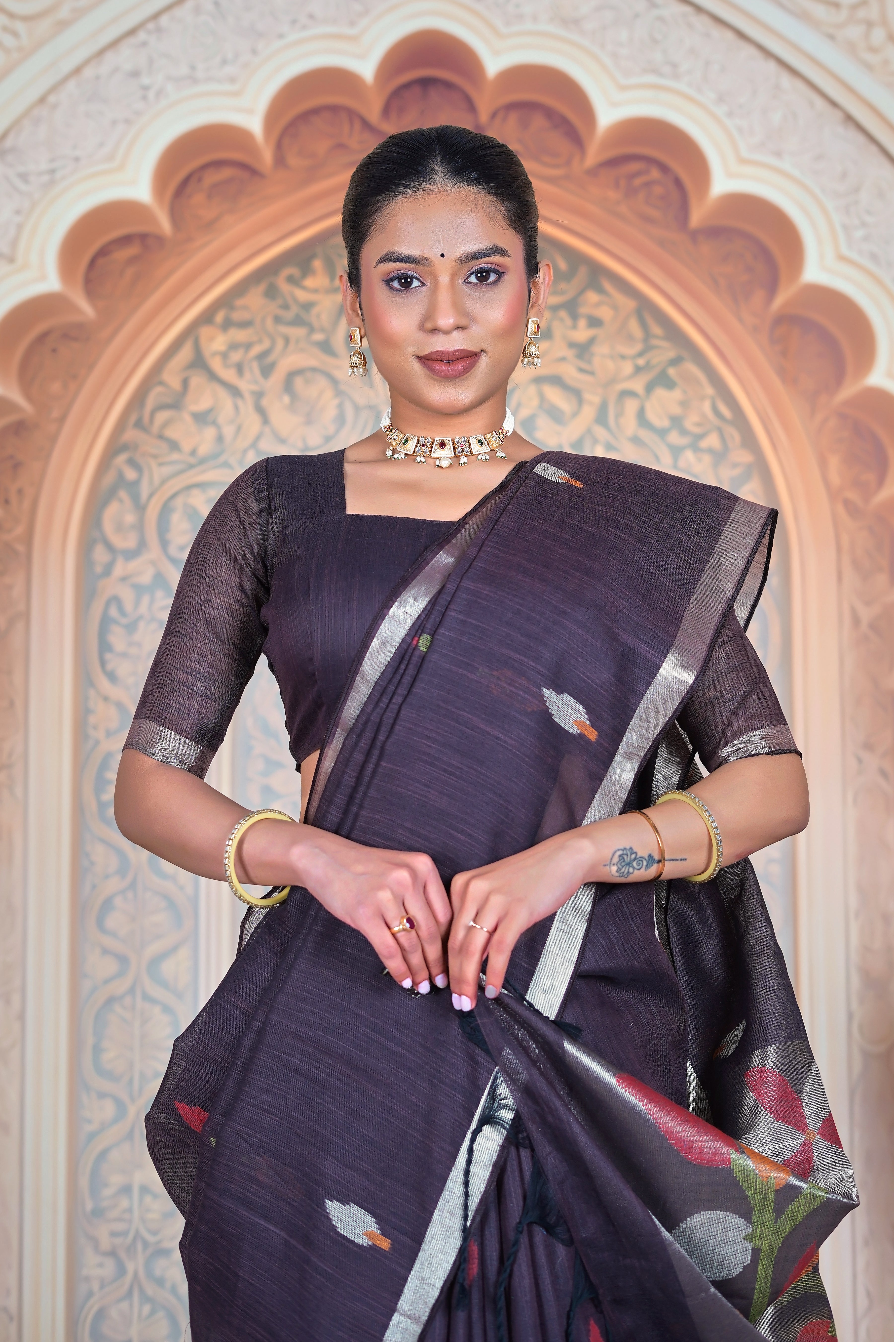 Minimalist Soft Linen Saree – Elegant Brown with Artistic Motifs